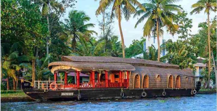 Aqua Jumbo Houseboats Hotel Кумараком Екстериор снимка