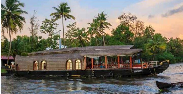 Aqua Jumbo Houseboats Hotel Кумараком Екстериор снимка
