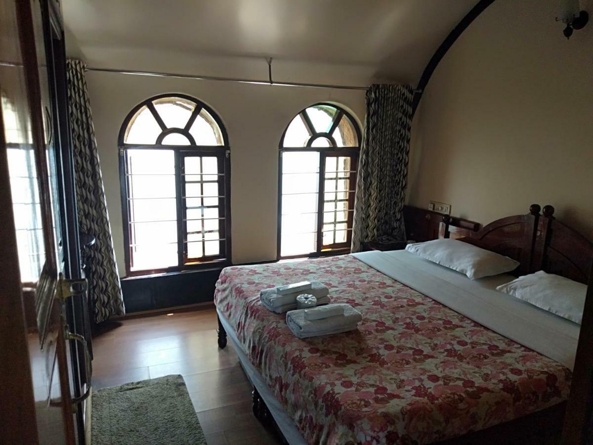 Aqua Jumbo Houseboats Hotel Кумараком Екстериор снимка